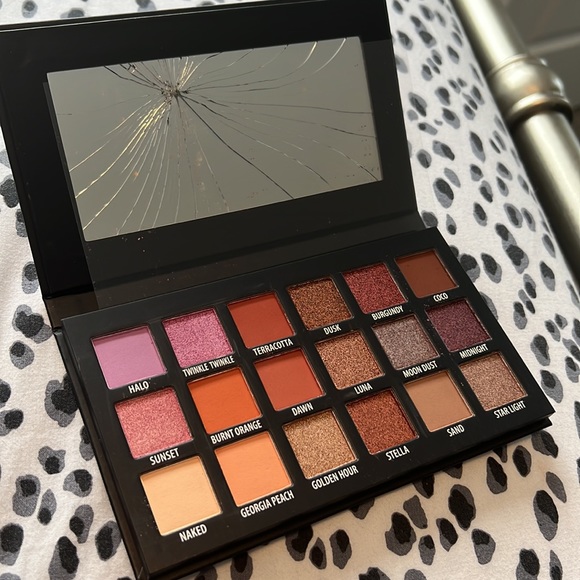 Kab cosmetics day and night eyeshadow palette - Picture 4 of 5
